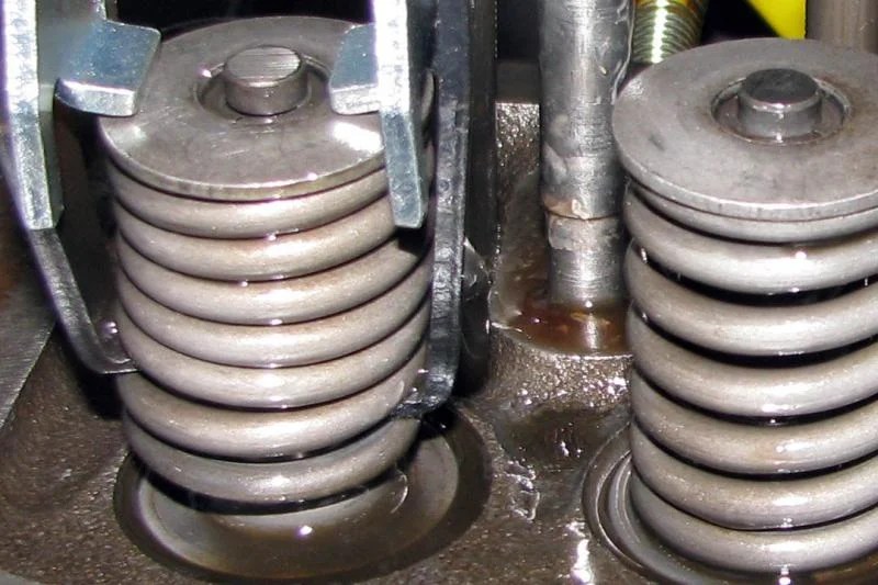 Stuck valve stem keepers while doing seals IH8MUD Forum