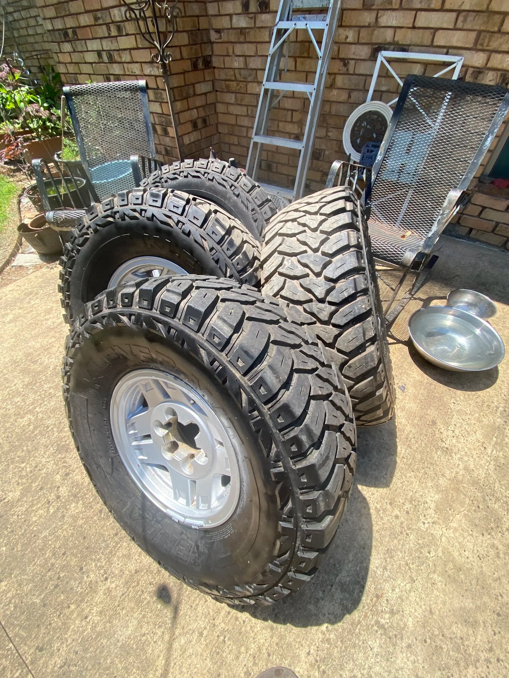 SOLD West Monroe, LA FJ80 15’ rims and tires. IH8MUD Forum