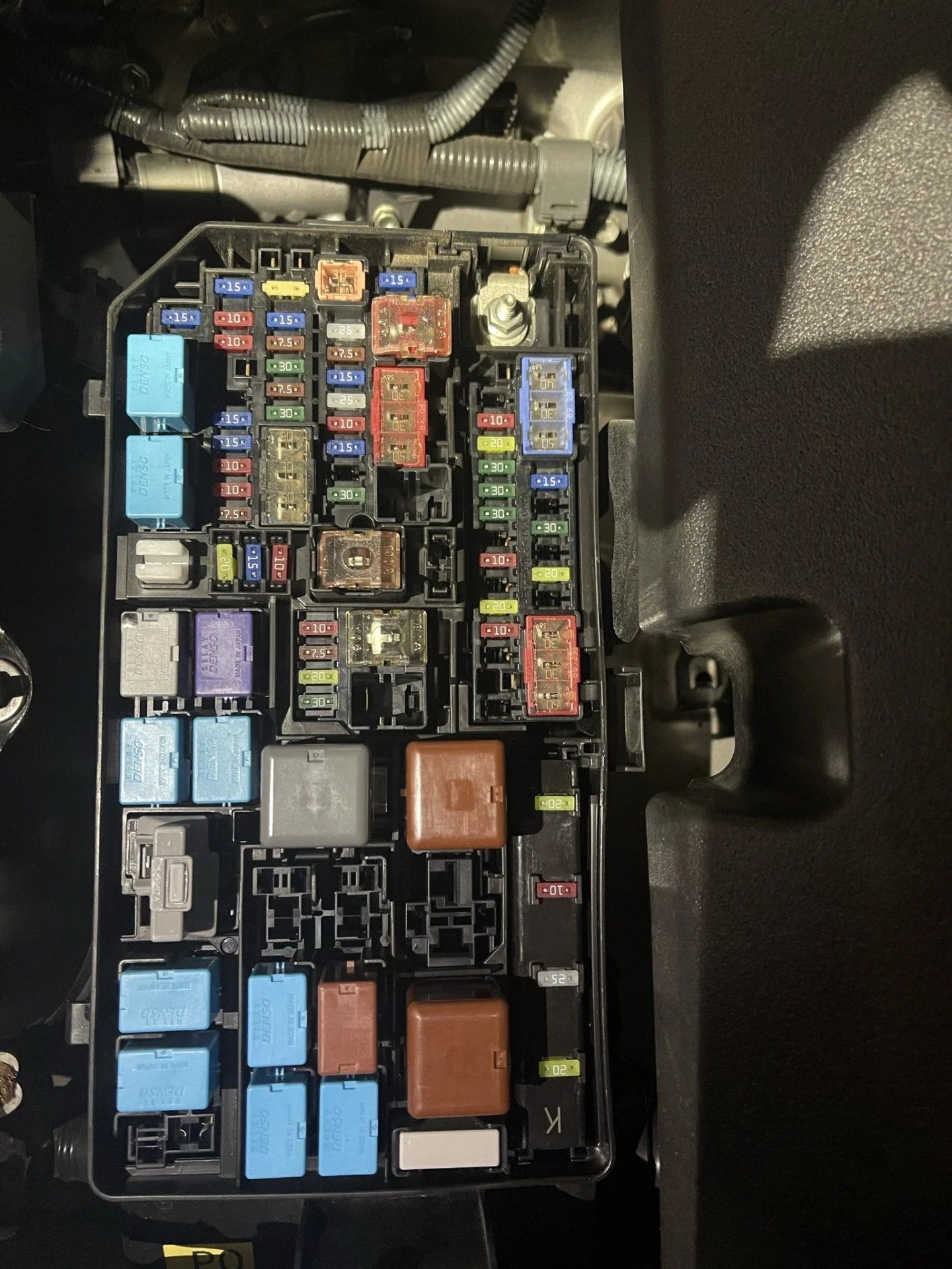GX460 tapping 12V for additional socket to rear 400W inverter relay