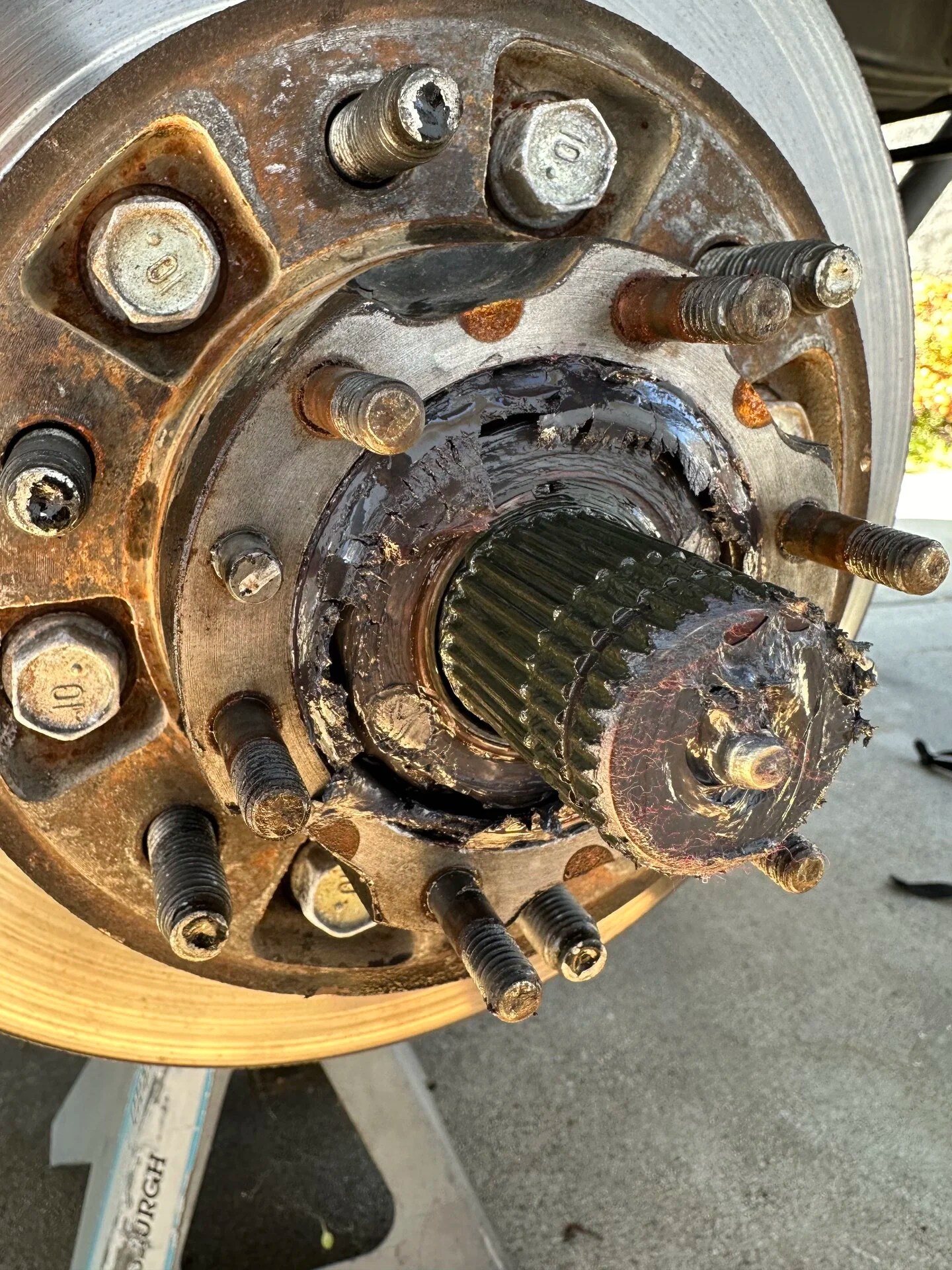 Confidence check on front pass wheel bearing/spindle R&R IH8MUD Forum