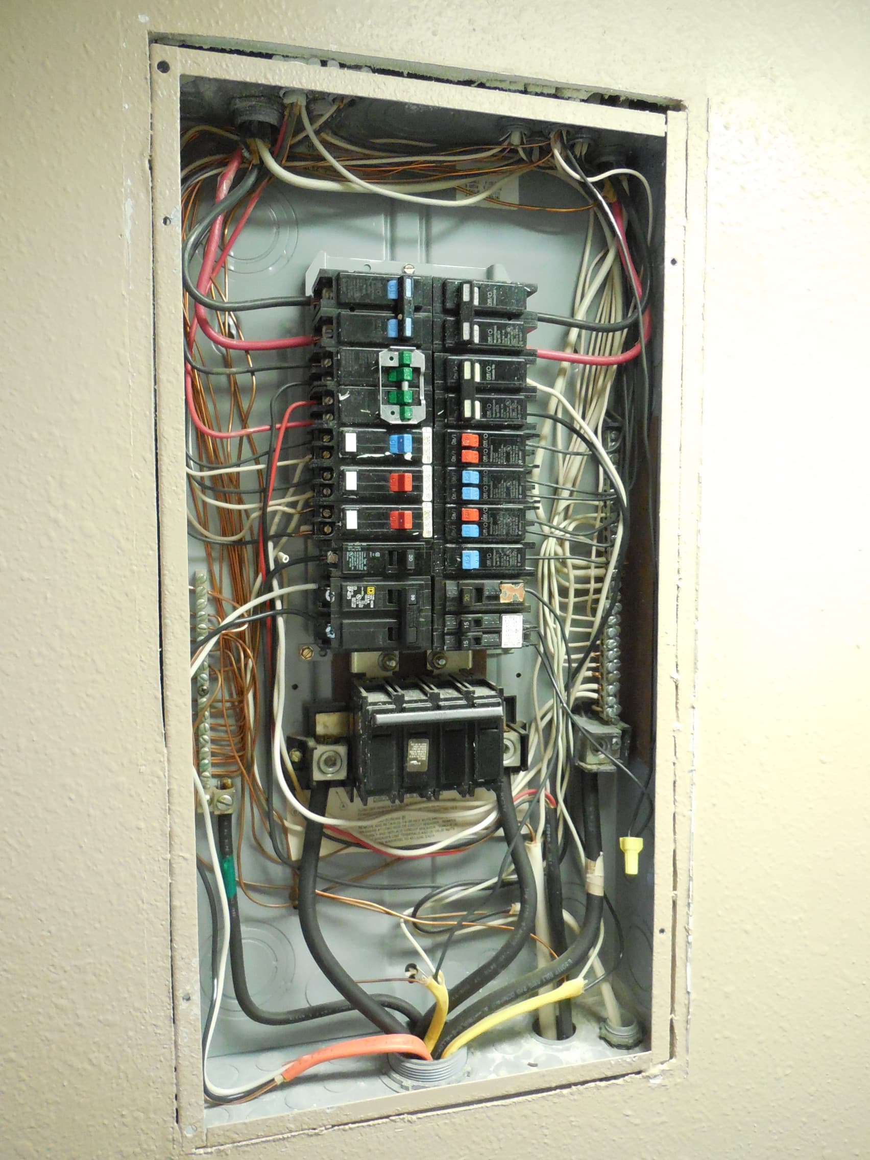 Different breakers in panel Electrical Inspections InterNACHI®️ Forum