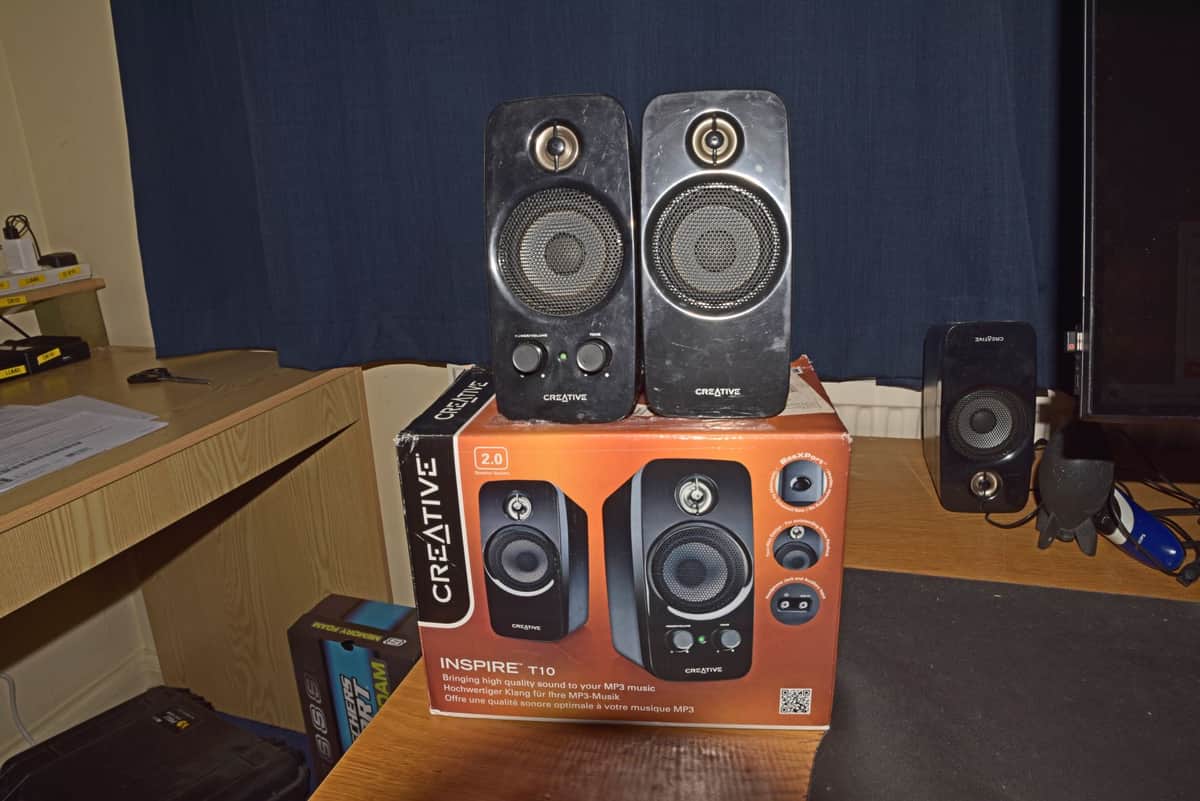 Computer speakers buzzing help Technology Questions / Help Over