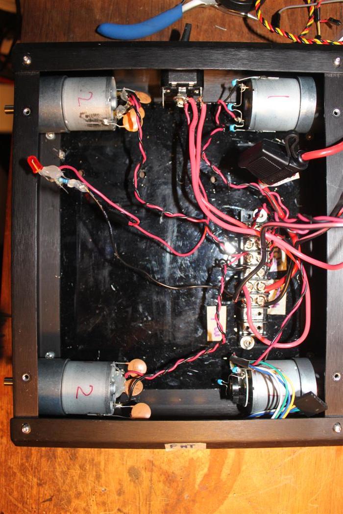 Noise on the servo signal line Servo controllers and servos Pololu