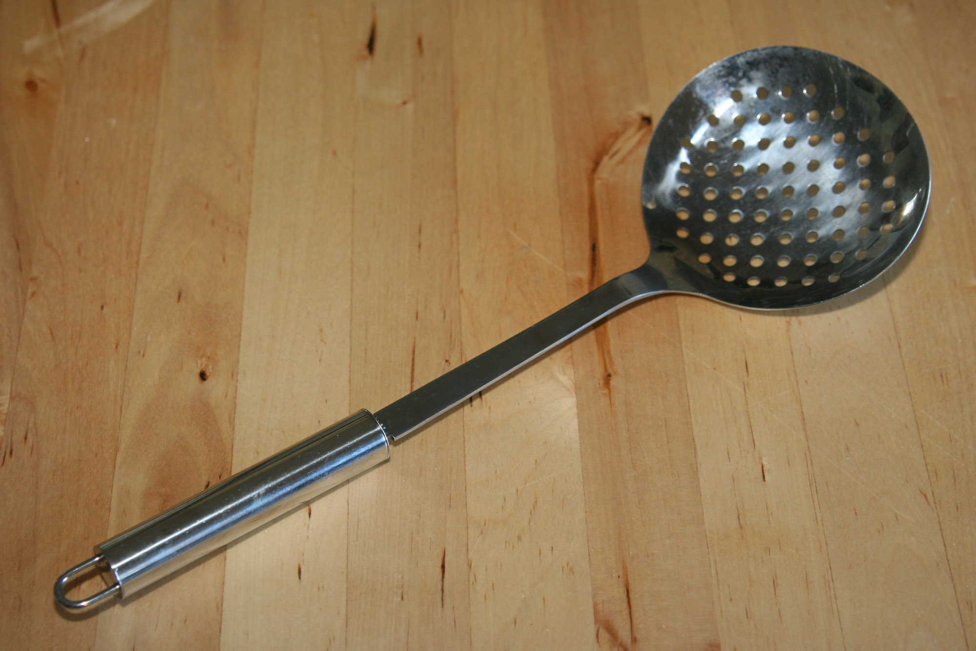 what do you call these things? [sieve, slotted spoon] WordReference