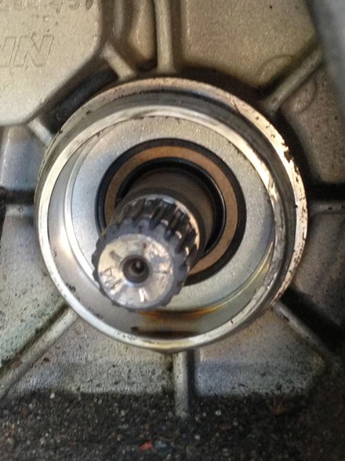 Transmission output shaft seal leak ? BMW MOA