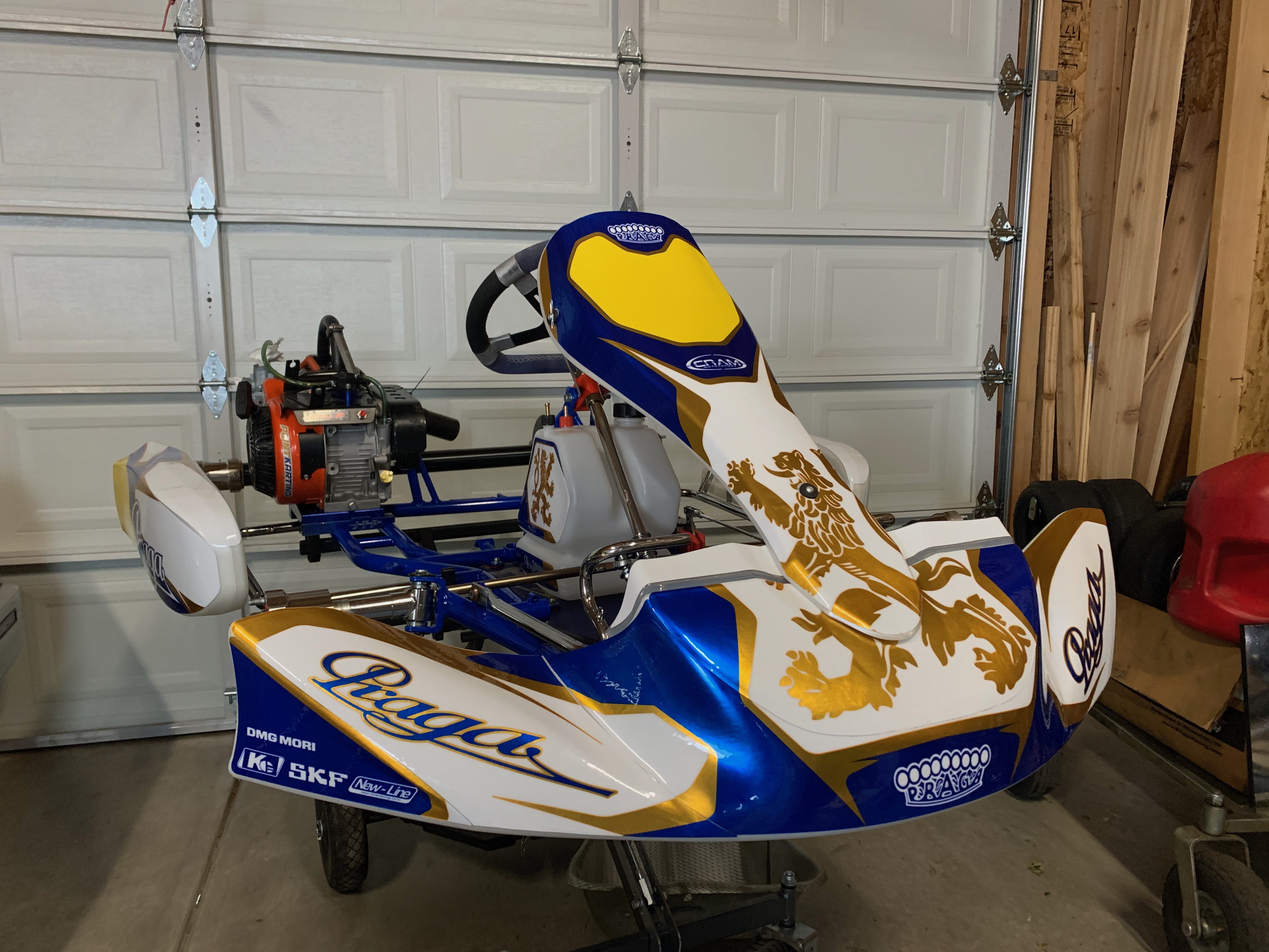 Video Installing Graphics on a Kart Maintenance, Repair, Equipment