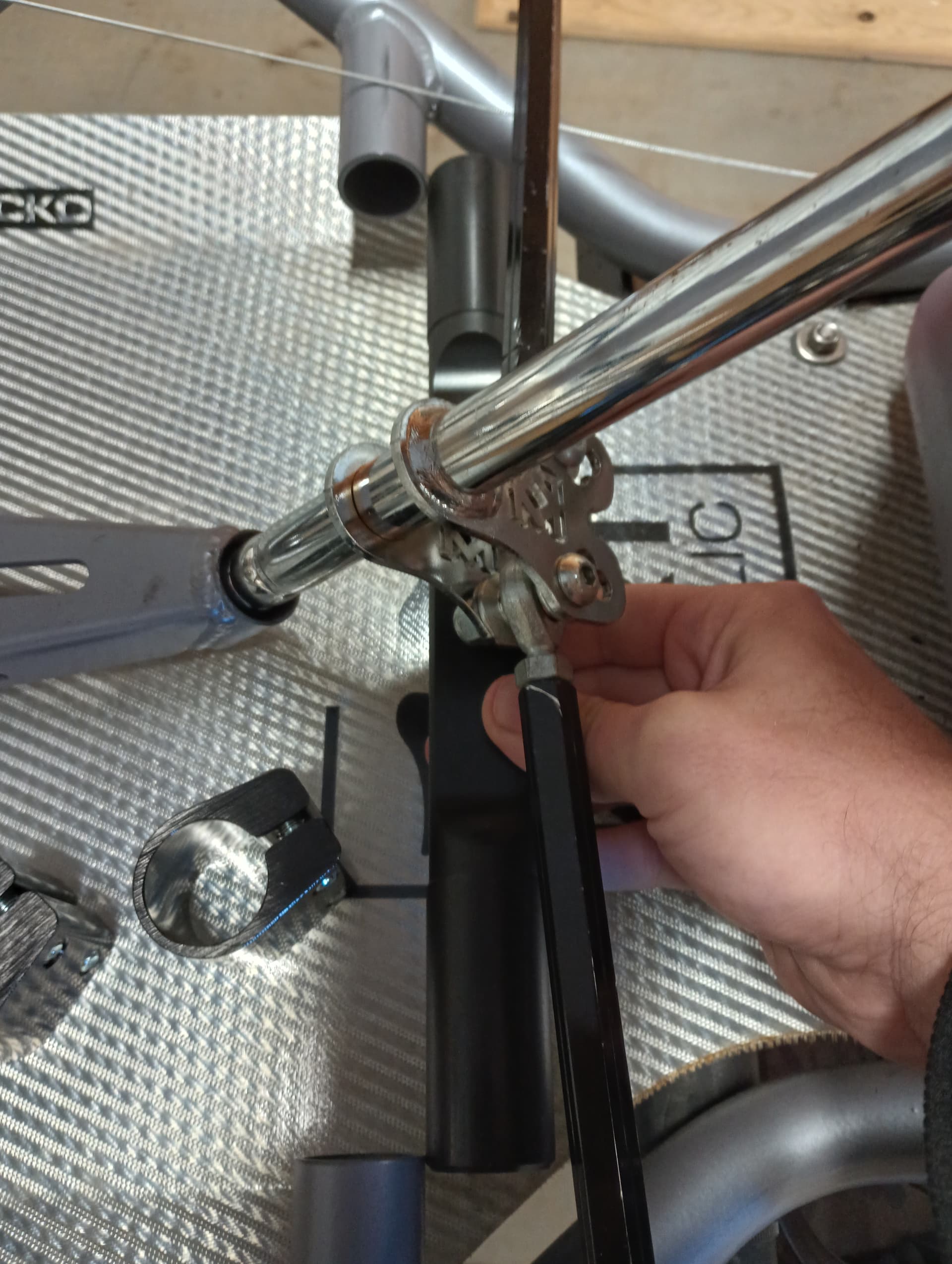 What am I missing here? (Front Torsion Bar) Maintenance, Repair