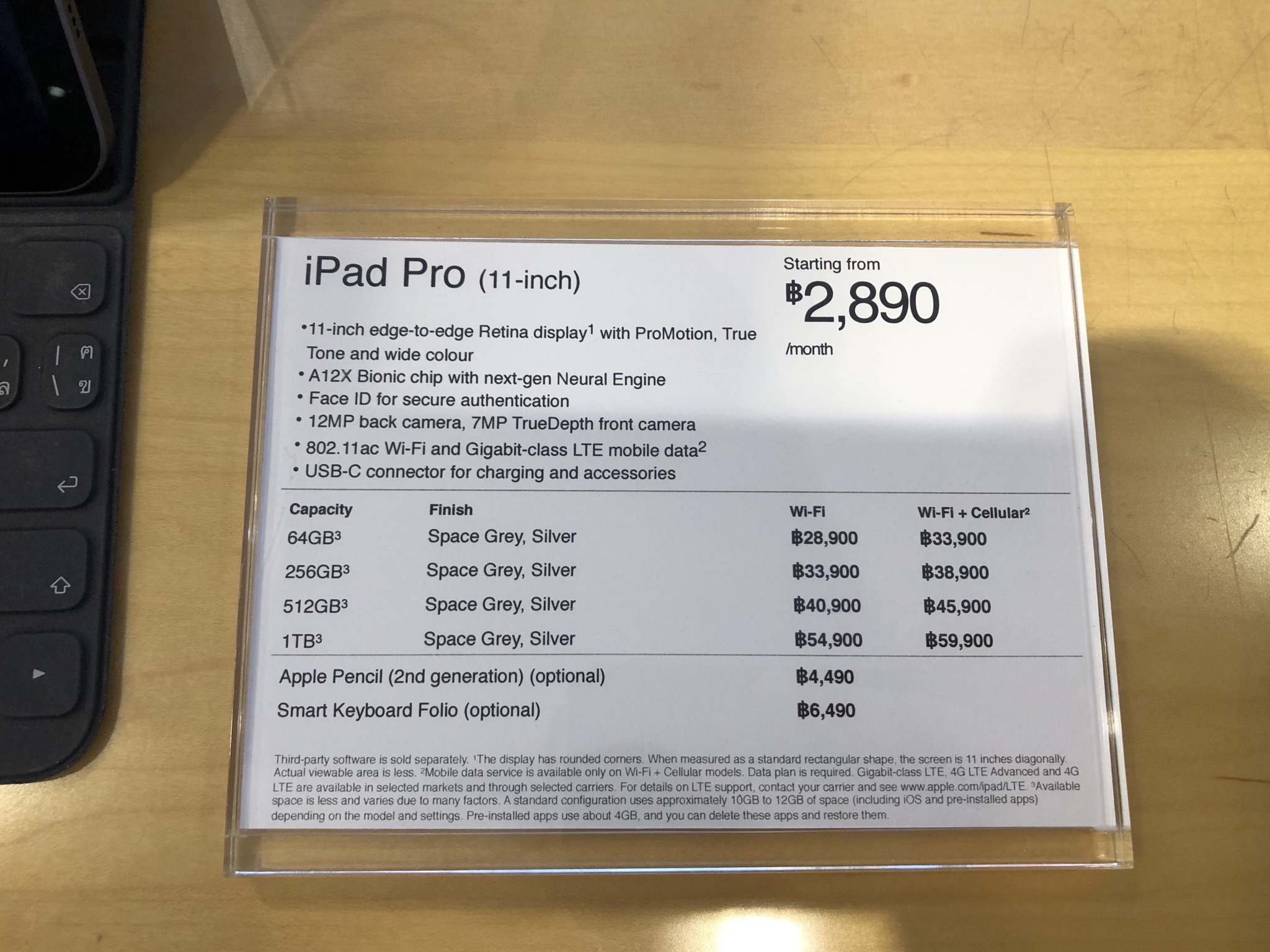 Apple Now Promoting iPhone XR and iPhone XS TradeUps With Monthly