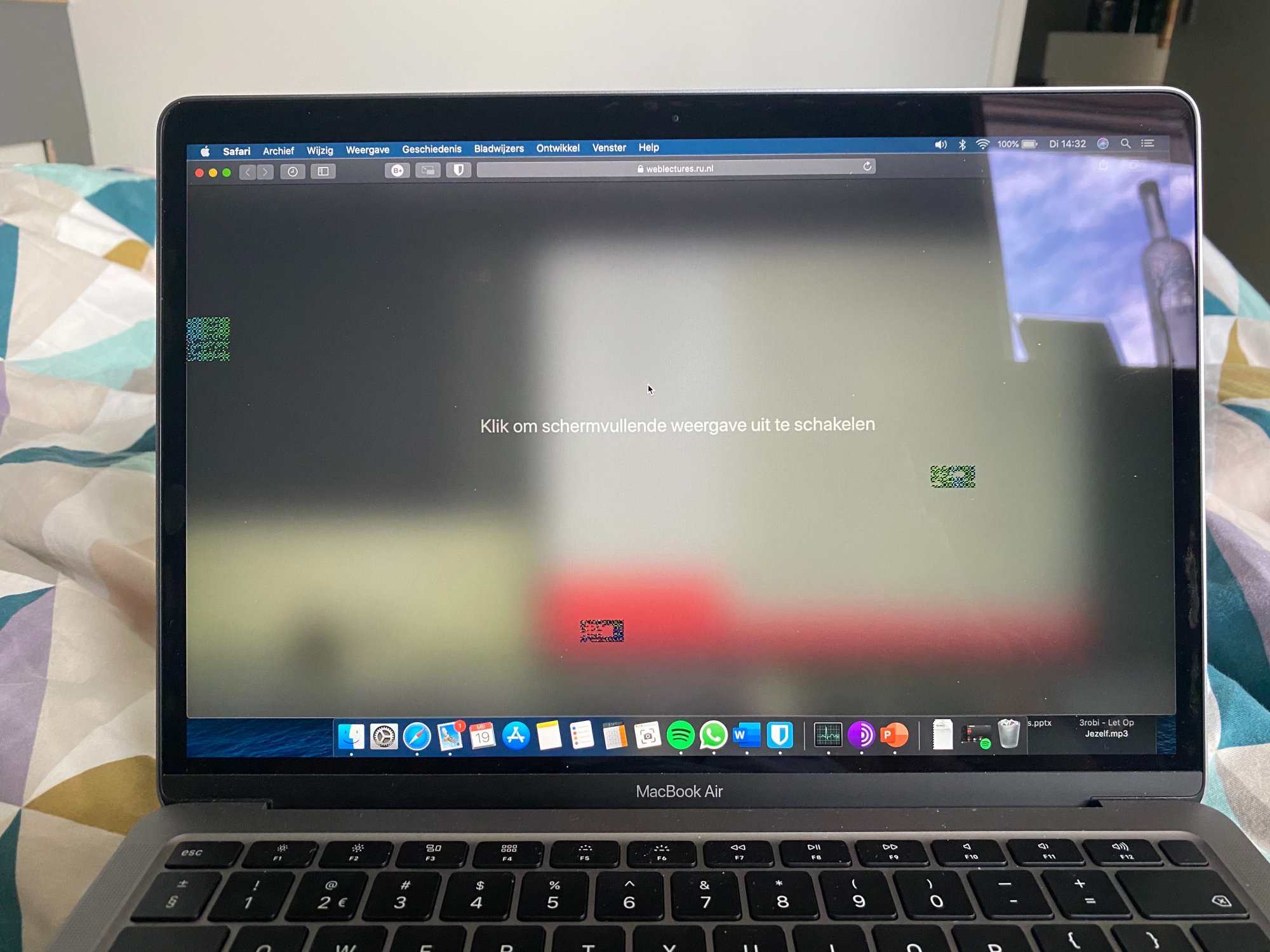 Green squares glitch MacRumors Forums