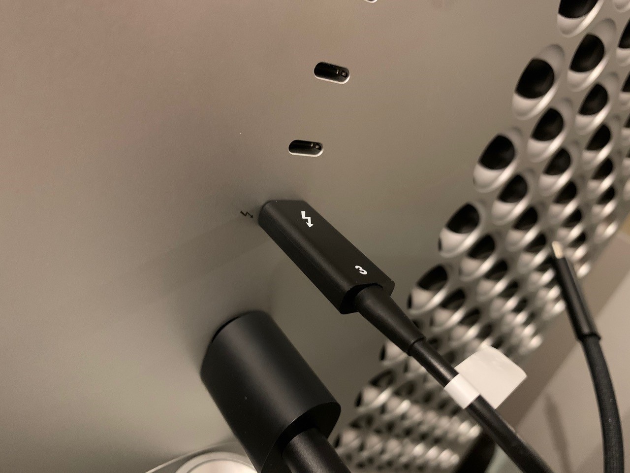 Longest thunderbolt 3 cable for 6K resolution with Pro Display XDR