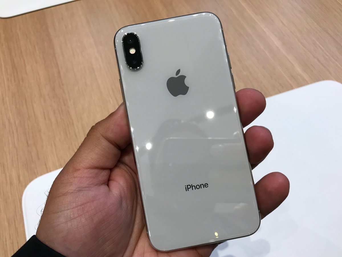 The Silver iPhone X is a Beautiful Homage to the Original iPhone
