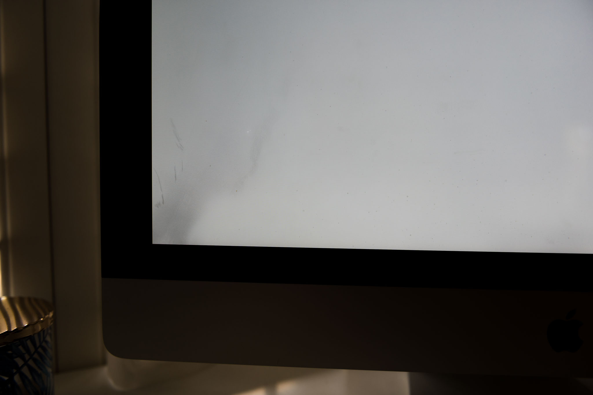 Late 2013 iMac 27" Gray Smudges/Smears Under Screen MacRumors Forums