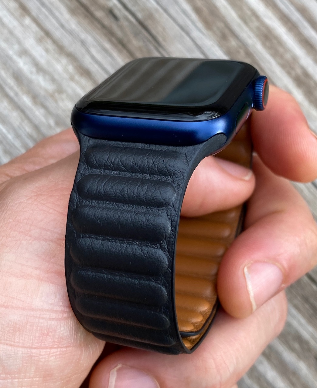 Review The New Leather Link Apple Watch Band Is A Great Premium Choice