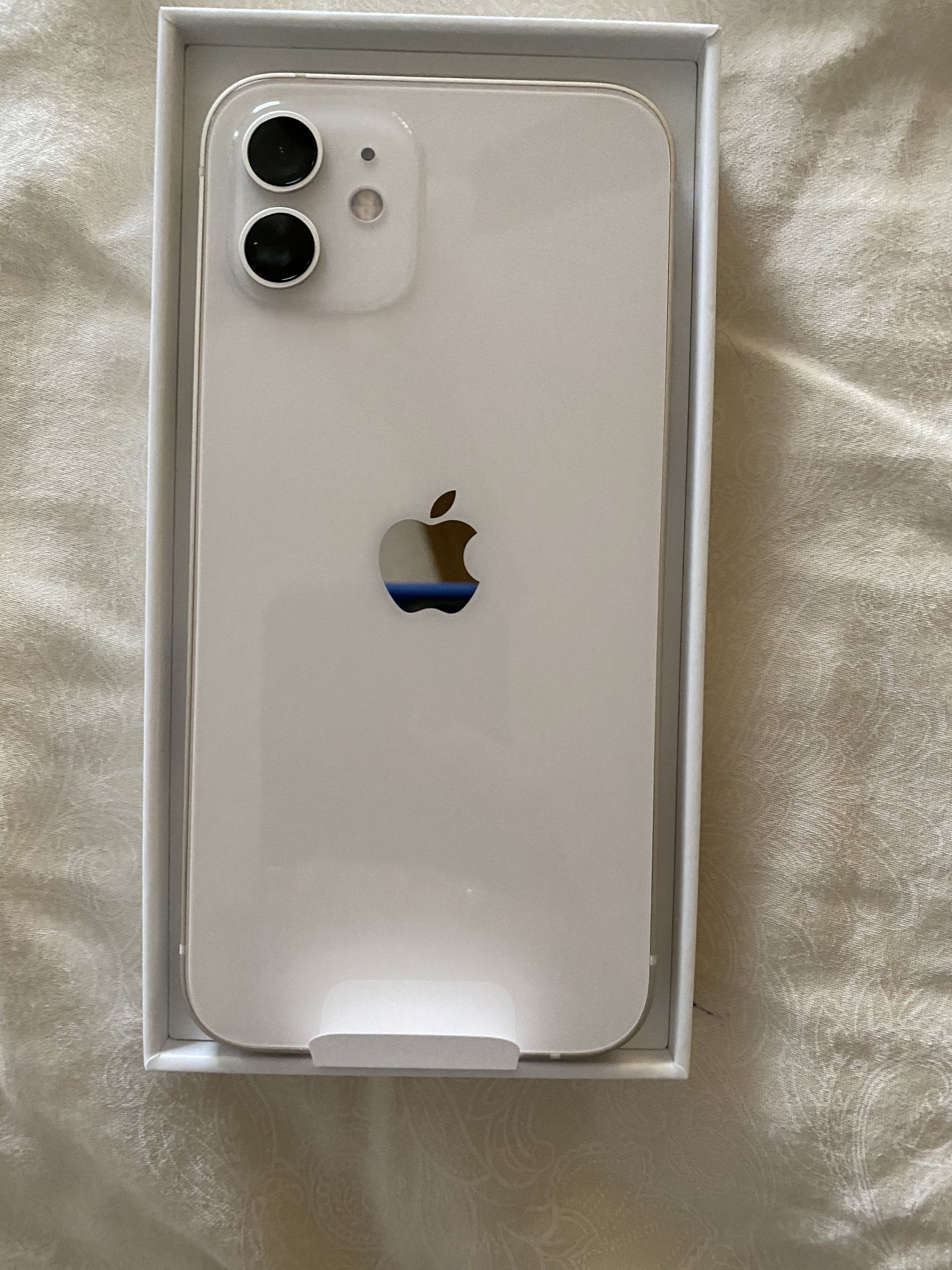 Anyone get the white iPhone 12? MacRumors Forums