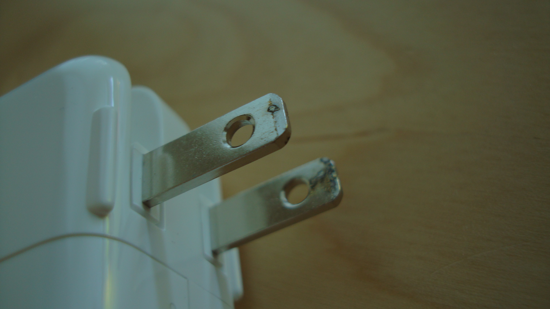 Burnt Prongs on 60W Power Adapter MacRumors Forums