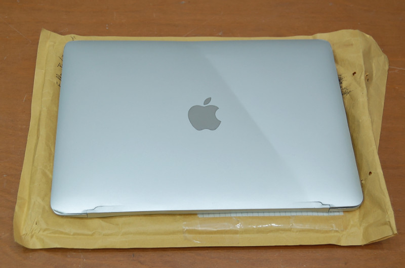 Not the safest way to ship a MacBook by mail. MacRumors Forums