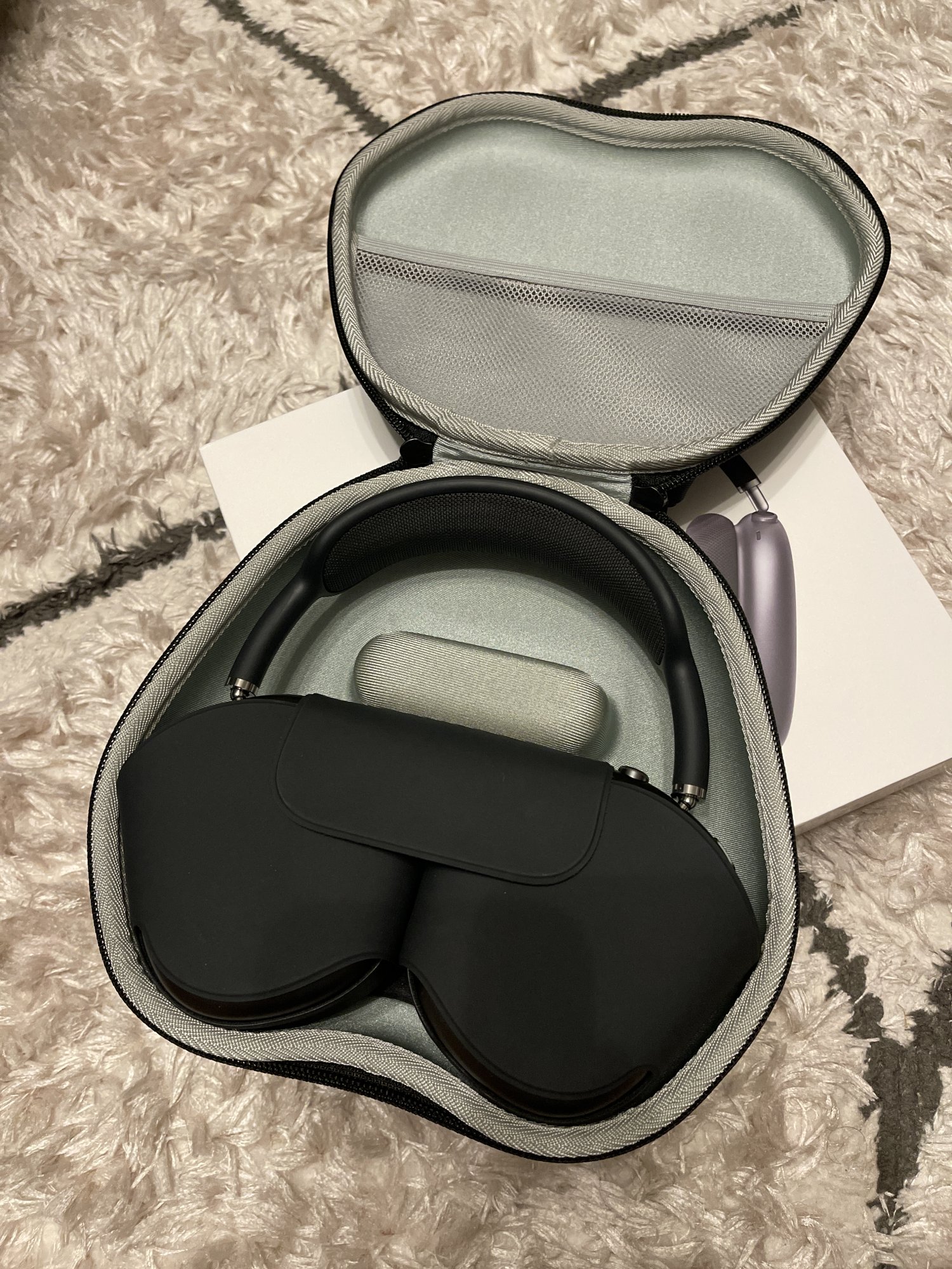 Airpods max hard case / travel case? Bought 1 from amazon &amp; I think