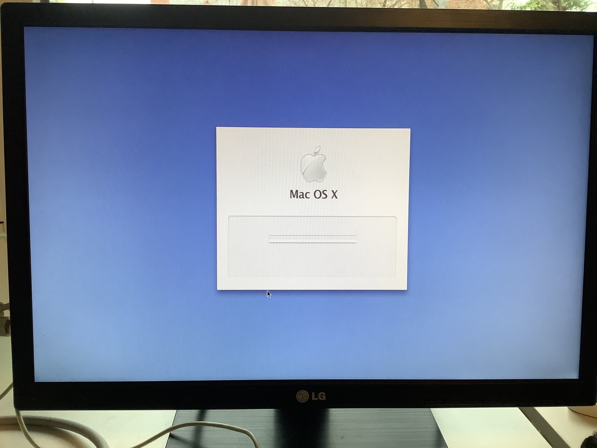 Cube stuck on Boot Screen (takes 15 minutes to get there) MacRumors