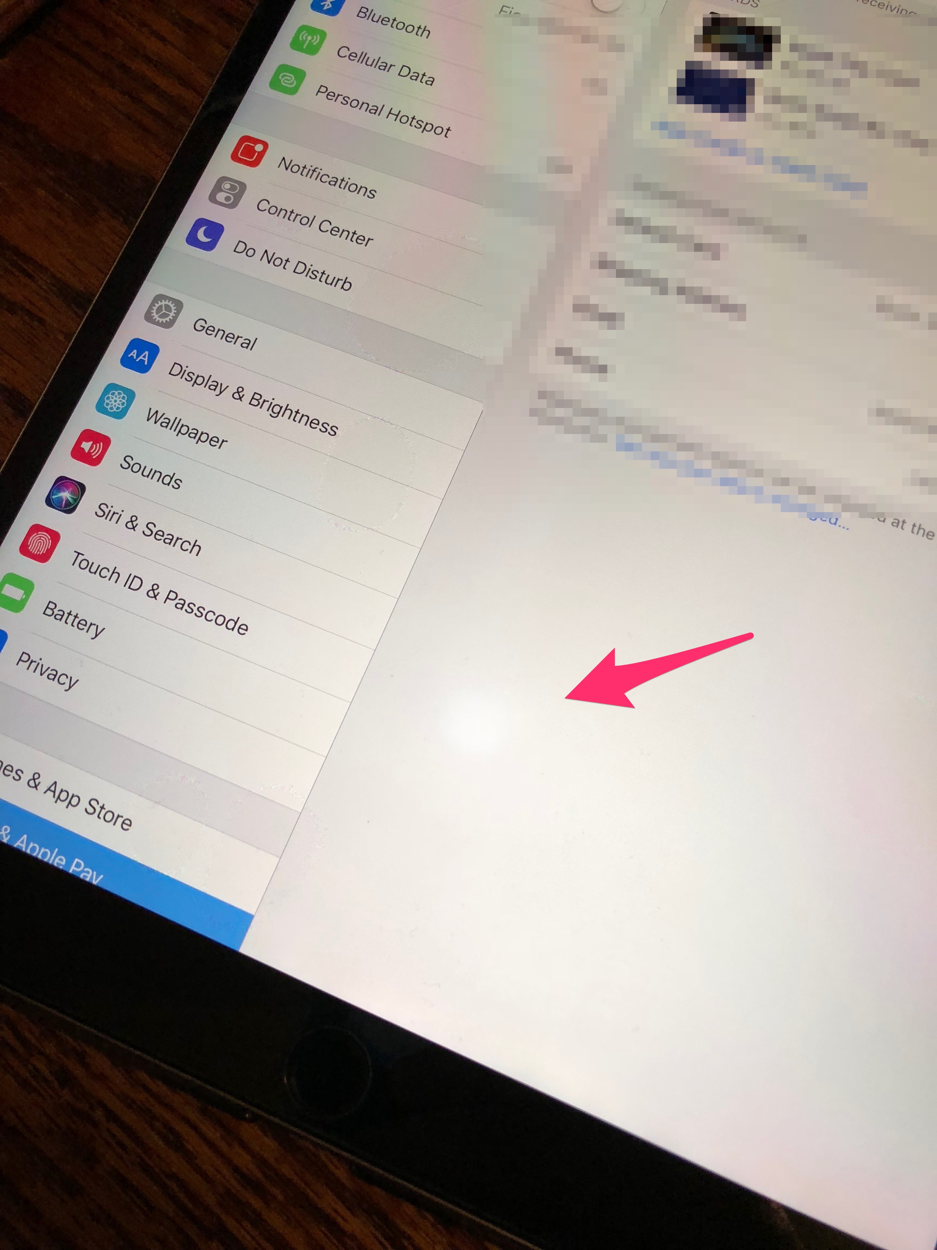 iPad 10.5 Pro &ldquo;white spot&rdquo; on screen? | MacRumors Forums