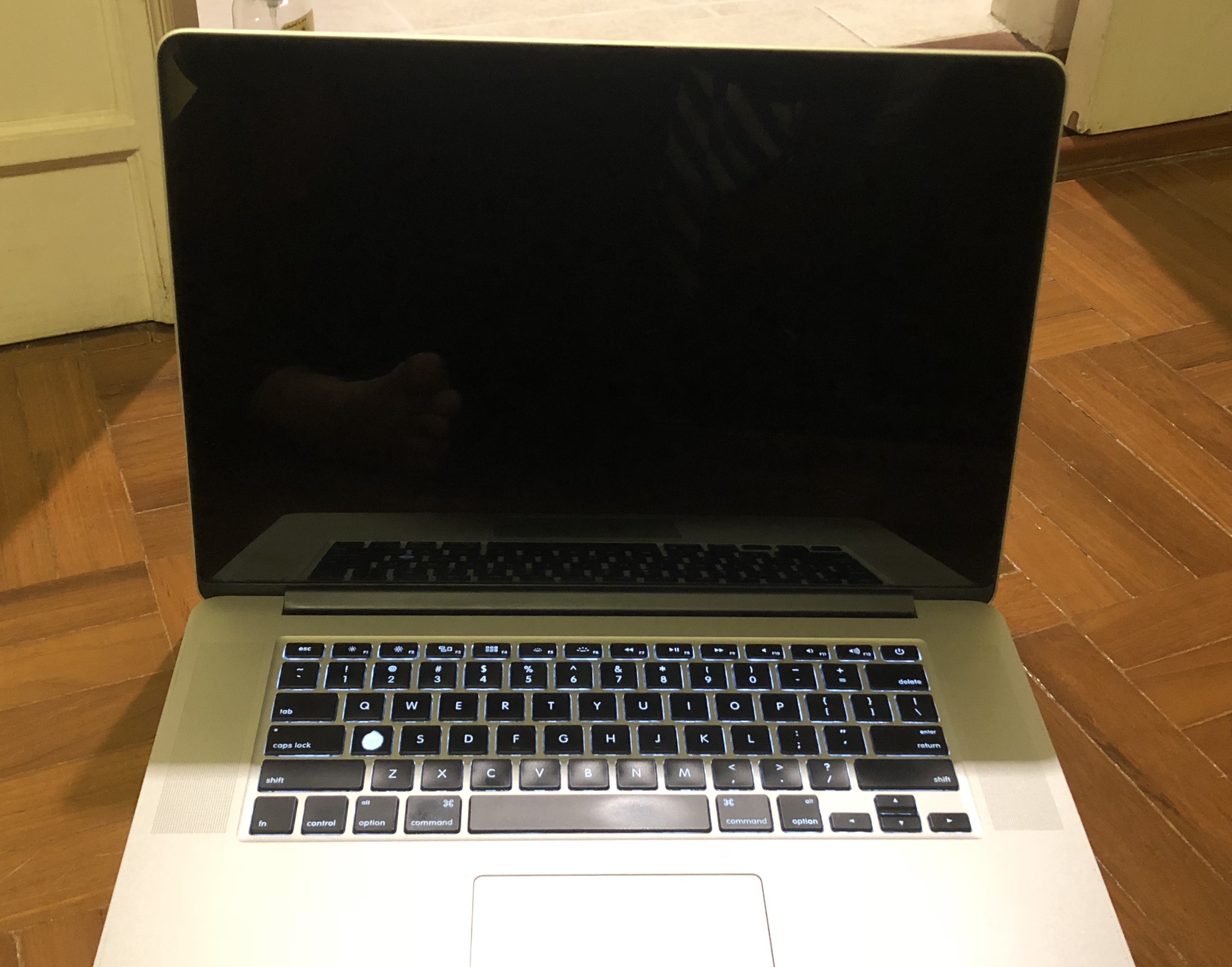 Apple Extends Free Repairs of AntiReflective Coating on Select MacBook