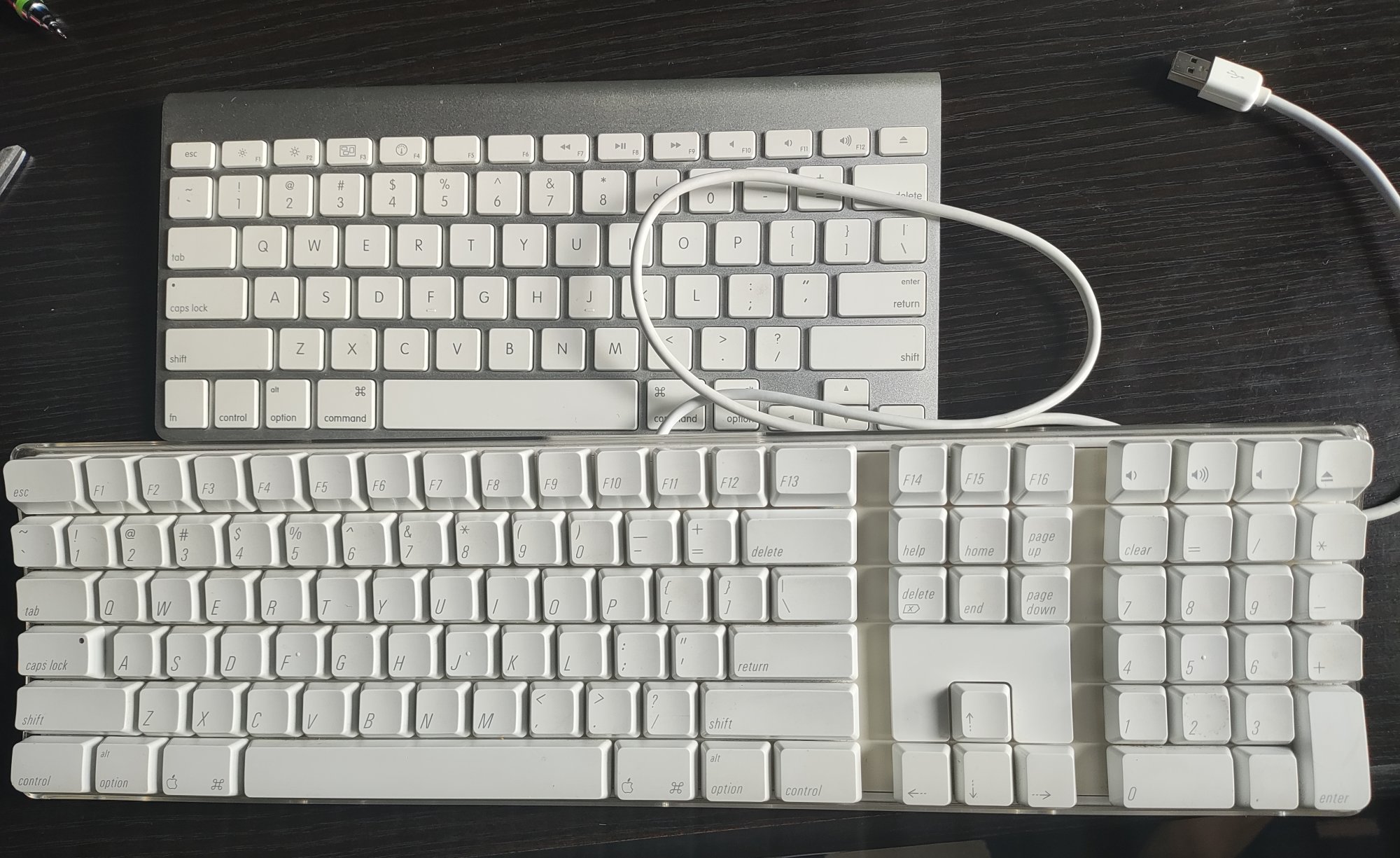 I bought these two used keyboards, they are not made anymore, they belong to the Early Intel