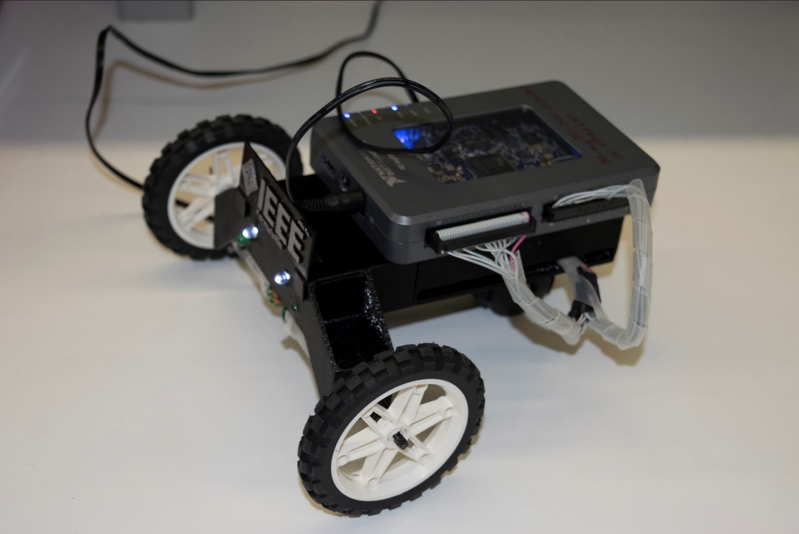 Using LabVIEW and NI myRio to create a Robot Car WiFi controlled NI