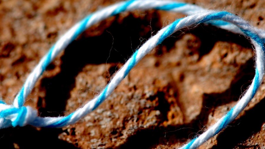 This Company Used ‘Wet String’ To Beam At 3.5 Mbps