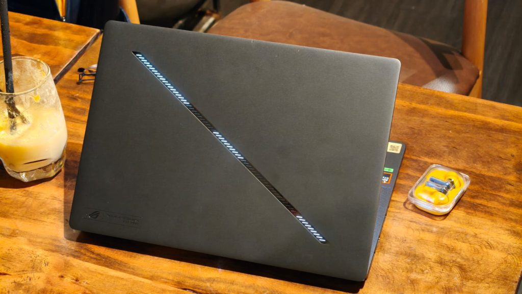 Image of the back of the Asus ROG Zephyrus G14