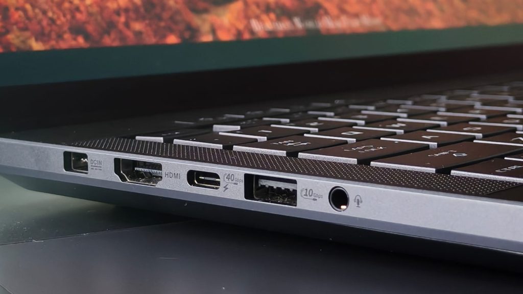 Image of ports on the left side of the G14