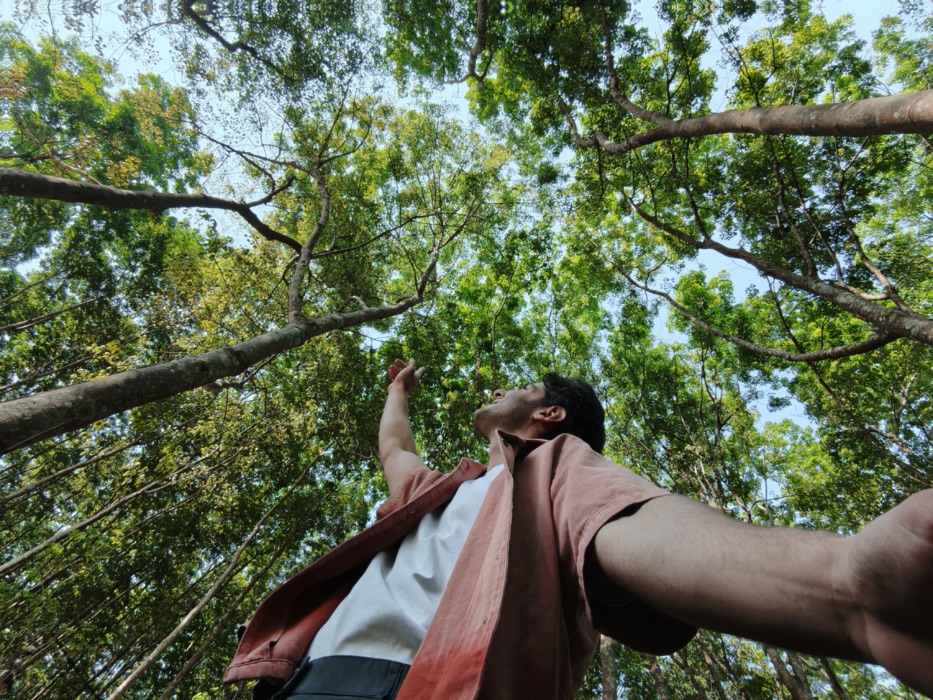 OPPO F33 Pro Launching April 15 With 50MP Ultra-Wide Selfie Camera, New Design
	
The new OPPO F33 series is just around the corner, and the Chinese smartphone maker has shared a lot more about the upcoming phones ahead of its India launch on April 15, 2026. The headline features are the all-new ultrawide selfie camera and a more polished design. Here’s everything we know so far. 



New Cameras







Like the new iPhone 17, the highlight of the OPPO F33 Pro is its 50MP ultra-wide front camera with a 100° field of view. That’s significantly wider than what most phones in this segment offer, and OPPO says it can capture up to 30% more area in group selfies. To make that useful in real-world scenarios, the phone also includes an “AI Groupfie Expert” system. It can automatically switch to a wider 0.6x view when more people enter the frame and correct facial distortion for up to six faces at once.



On the back, the F33 series uses a 50MP main sensor paired with a 2MP depth sensor. While that setup isn’t groundbreaking on paper, one of the new features is AI Portrait Glow, which adjusts lighting in real time depending on the scene. It offers multiple lighting styles, including Natural, Rim, and Studio modes, to improve portraits in tricky lighting conditions. Another interesting addition is the Colorful Front Fill Light, which replaces the usual harsh white flash with softer, adjustable tones to make selfies look more natural, especially at night. The phone also introduces creative features like Popout, which lets users create layered photos with a sense of depth directly from the camera, and Dual-View Video



Redesigned Build







Beyond cameras, OPPO is also making noticeable changes to the design. The F33 Pro introduces a new “Starry Sea” camera module with a cleaner layout and a more prominent lens design. The phone uses a one-piece back panel made from a thicker composite material, which OPPO claims improves durability without adding the fragility of glass. It’s also using a CNC carving process to create a mix of glossy and matte finishes on the same surface.



The F33 Pro will be available in three finishes: Misty Forest, Starry Blue, and Passion Red, each with a slightly different texture and visual style. The device features a 6.57-inch flat display and weighs 194 grams, keeping things relatively slim and manageable.

#OPPO #F33 #Pro #Launching #April #50MP #UltraWide #Selfie #Camera #DesignOppo