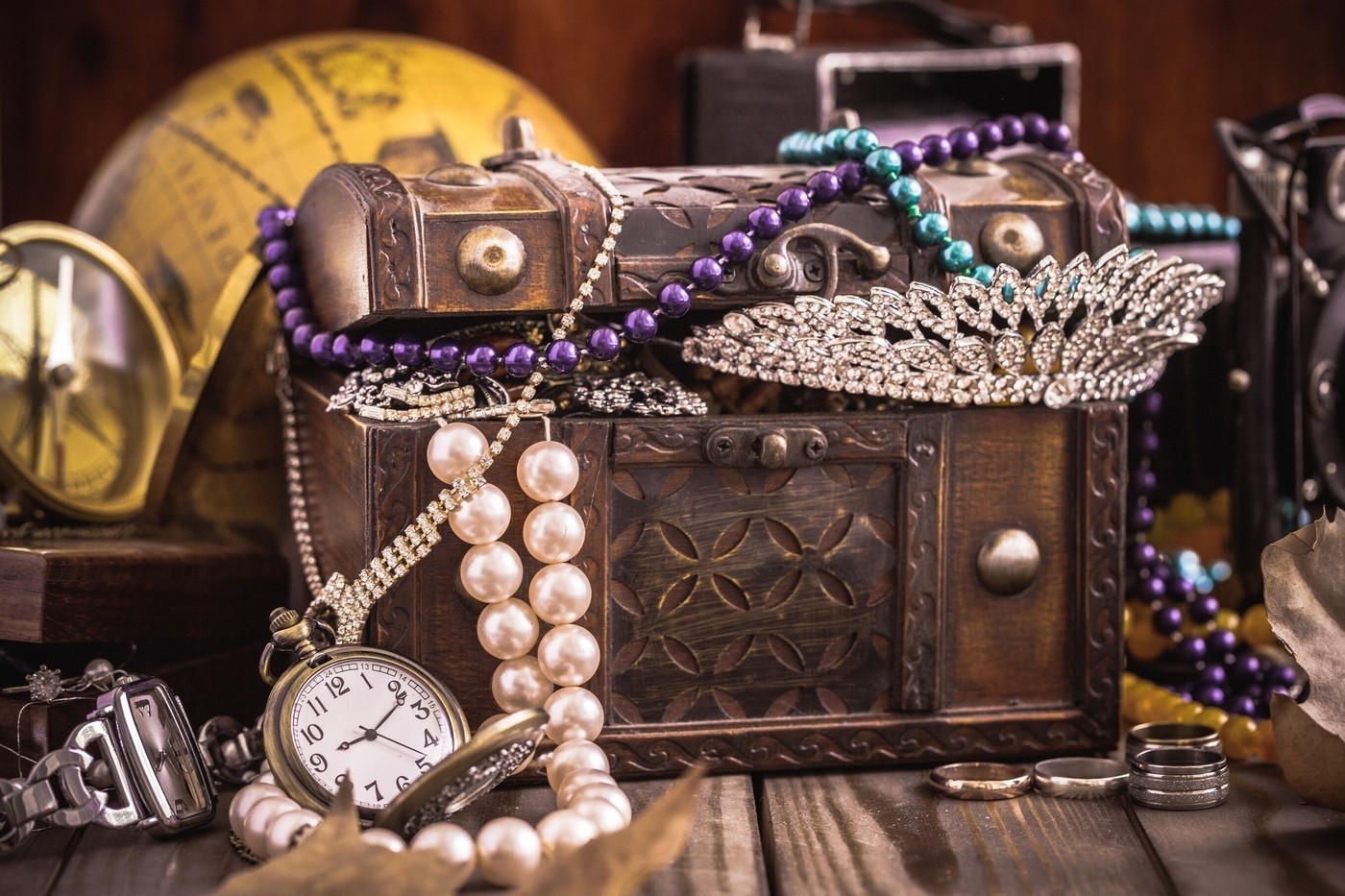 7 of the Best Antique Shops to Explore Online Foter
