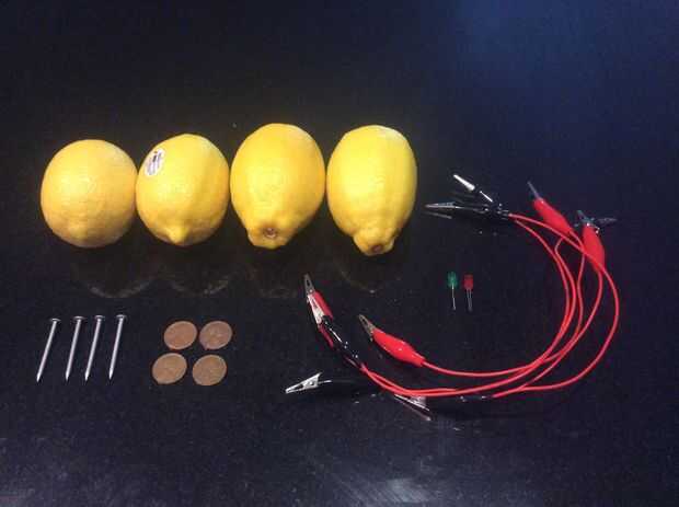 Baterías de limón Iluminación de un LED con limones