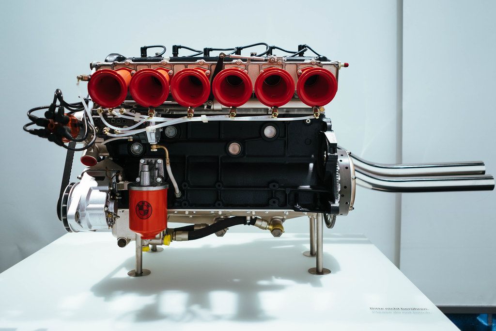 2004 – BMW P84/5 V10 Formula 1 engine on display in Museum - Creative