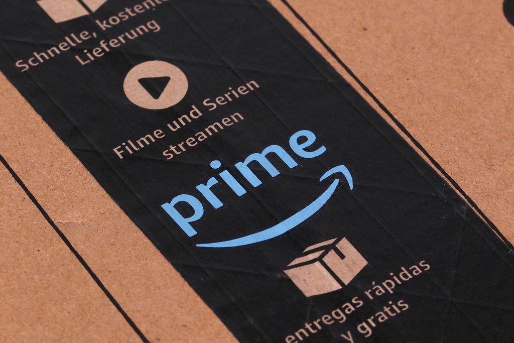 Amazon Prime package box Creative Commons Bilder