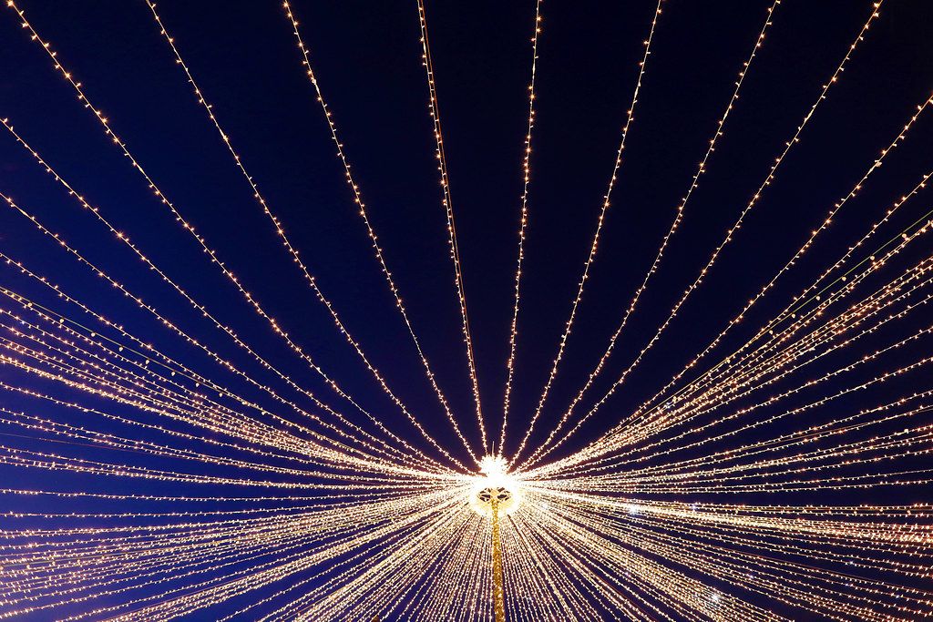 2020 street lights in Bucharest for Christmas Creative Commons Bilder