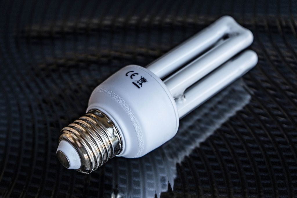Tungsten bulb, fluorescent bulb and LED bulb Bilder und Fotos