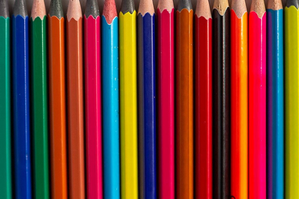 Set of twelve colored pencils Creative Commons Bilder