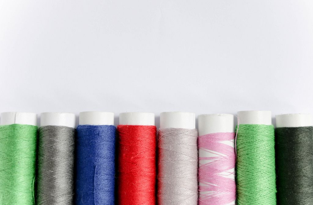 Colorful sewing thread Creative Commons Bilder