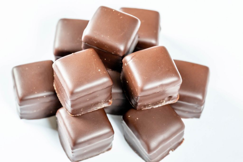 Collection of different chocolate sweets Creative Commons Bilder