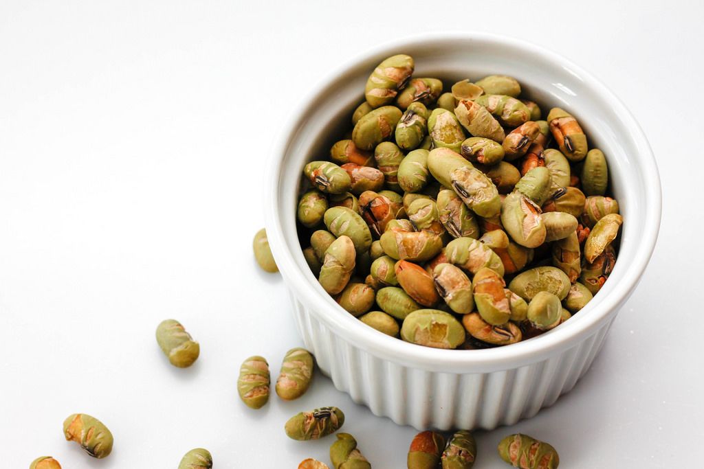 Dry Edamame on a White Background Creative Commons Bilder