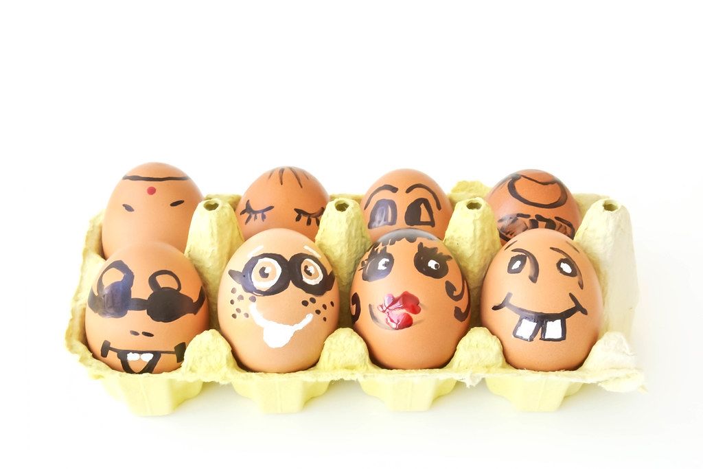 Easter eggs with funny faces is fun for kids Creative Commons Bilder