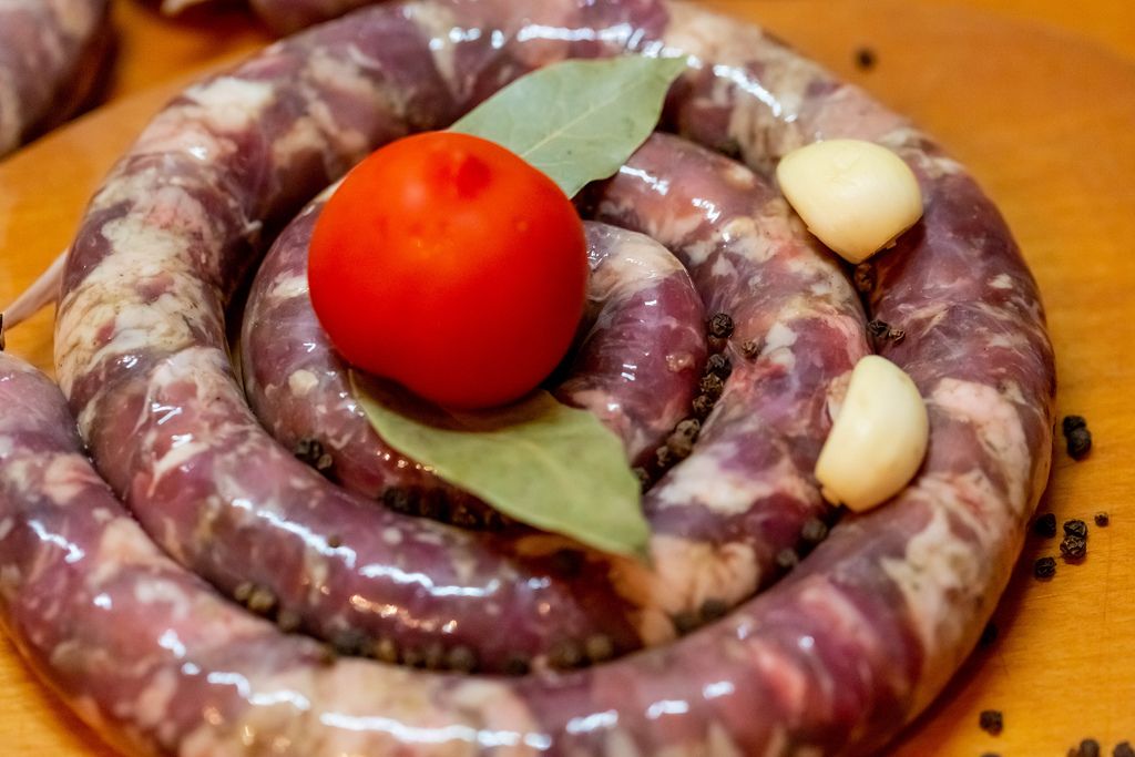 Fried sausages with vegetables Creative Commons Bilder