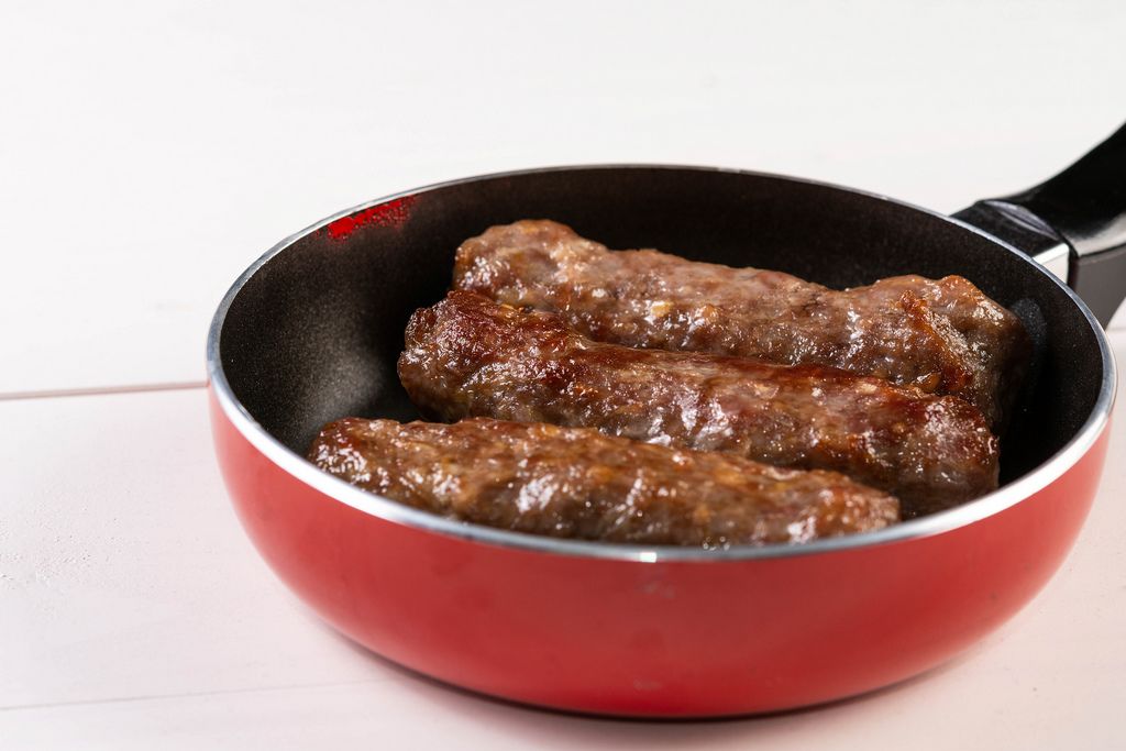 Minced Meat Kebabs in the Frying Pan Creative Commons Bilder