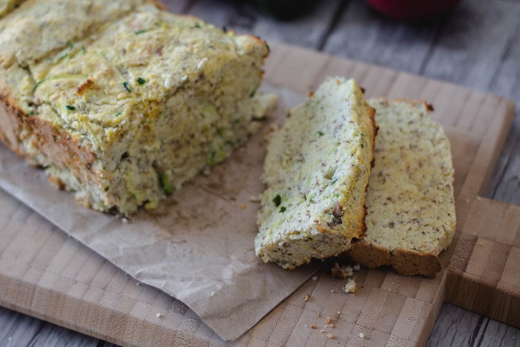 Ketogenic Bread With Zucchini and Apples Creative Commons Bilder