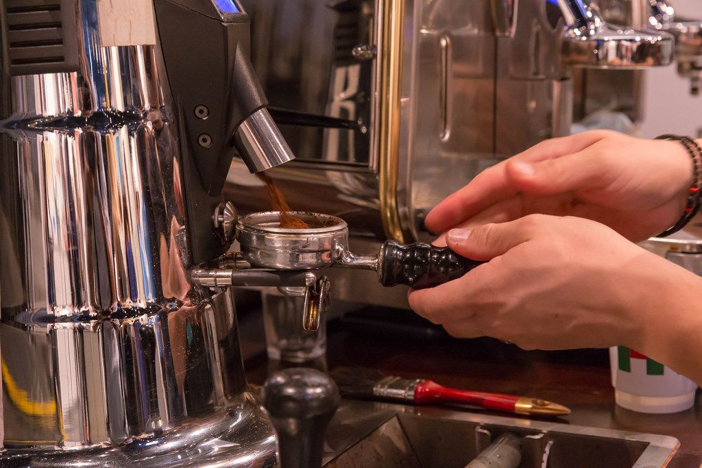 Alternative coffee machine in a glas pot with French press system, next