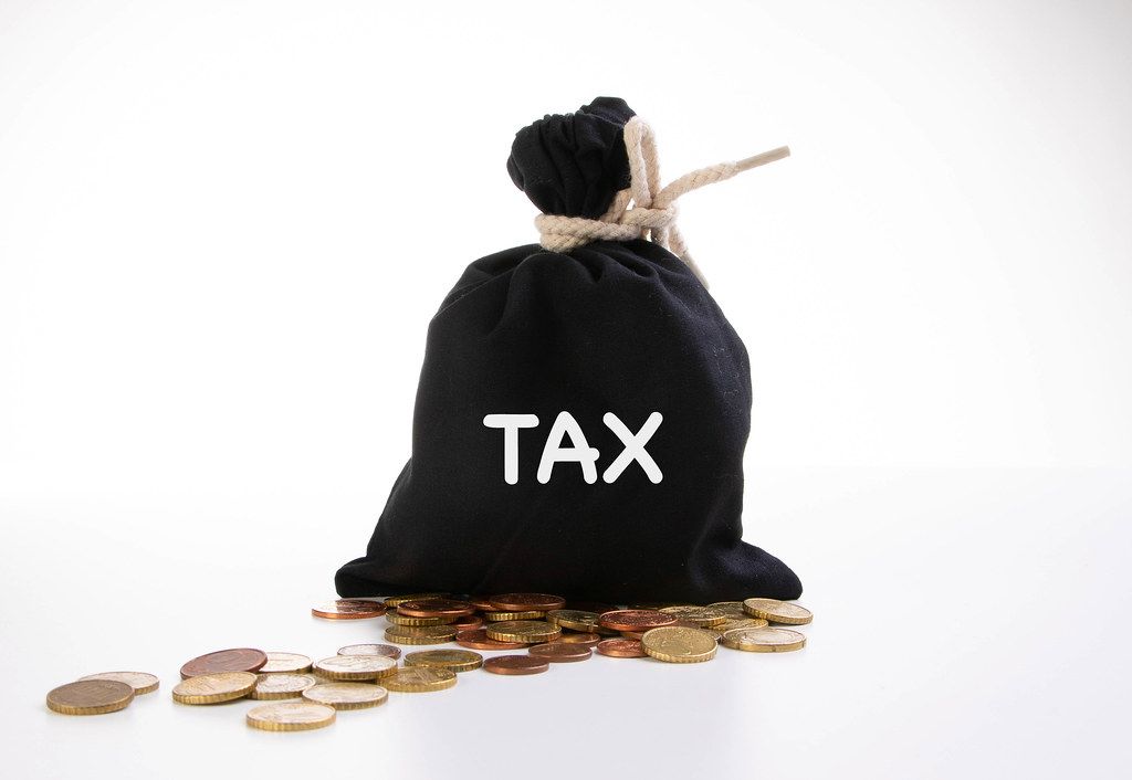 Money bag with Salary text Creative Commons Bilder