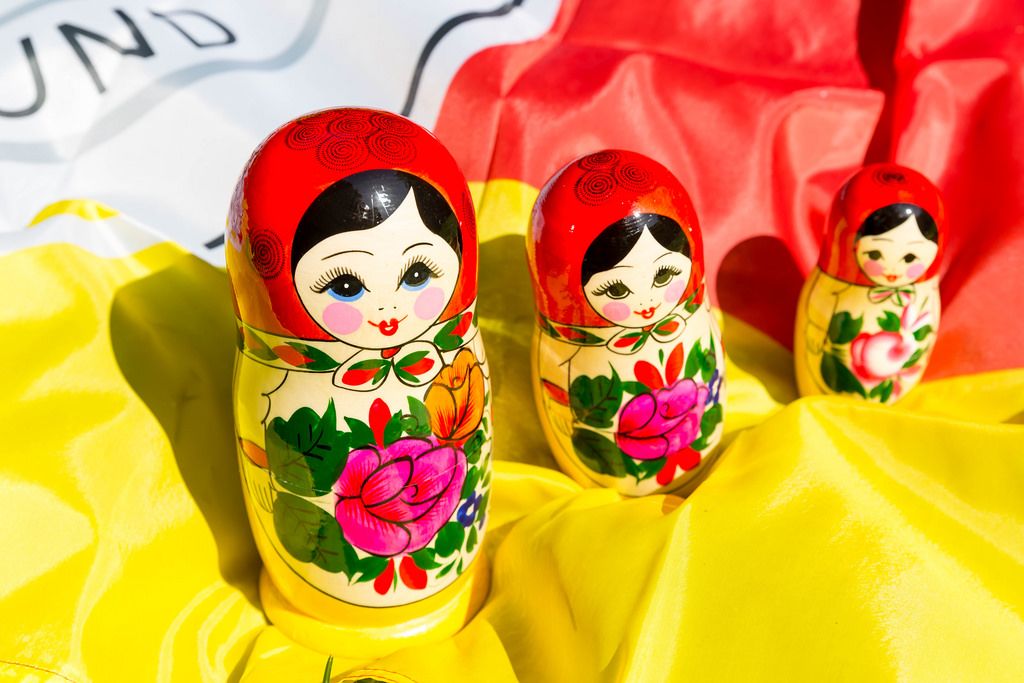 Three babushka dolls Creative Commons Bilder