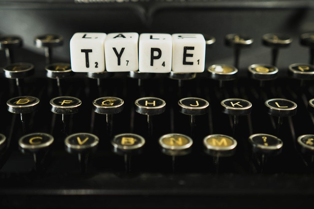 Word TYPE on a typewriter Creative Commons Bilder