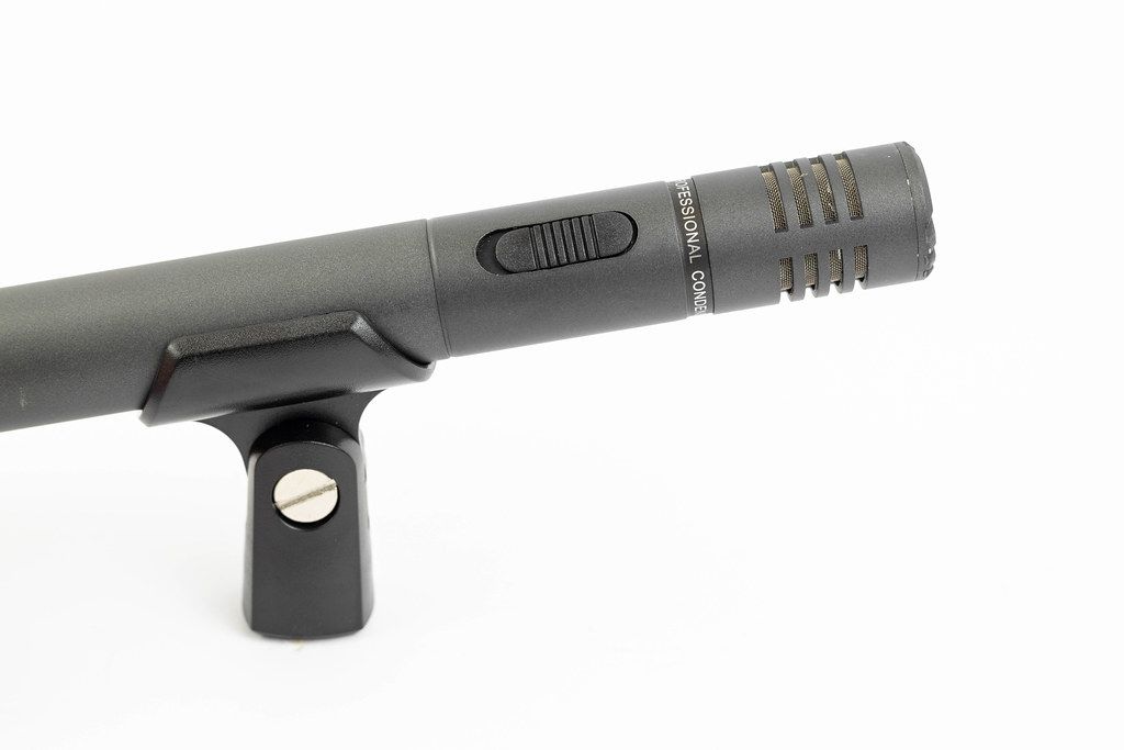 Phantom Power Microphone adapter box in the hand Creative Commons Bilder