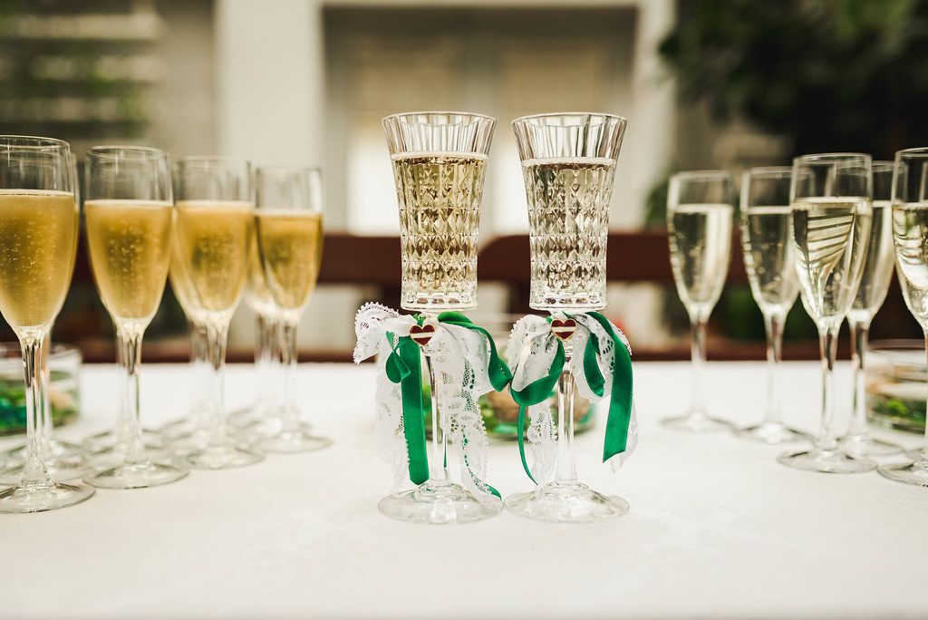 Close Up Of Wedding Anniversary Champagne Glasses Creative Commons Bilder